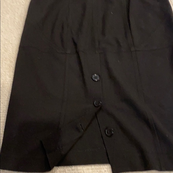 VENUS black pencil skirt with 3 buttons on back - Picture 4 of 4